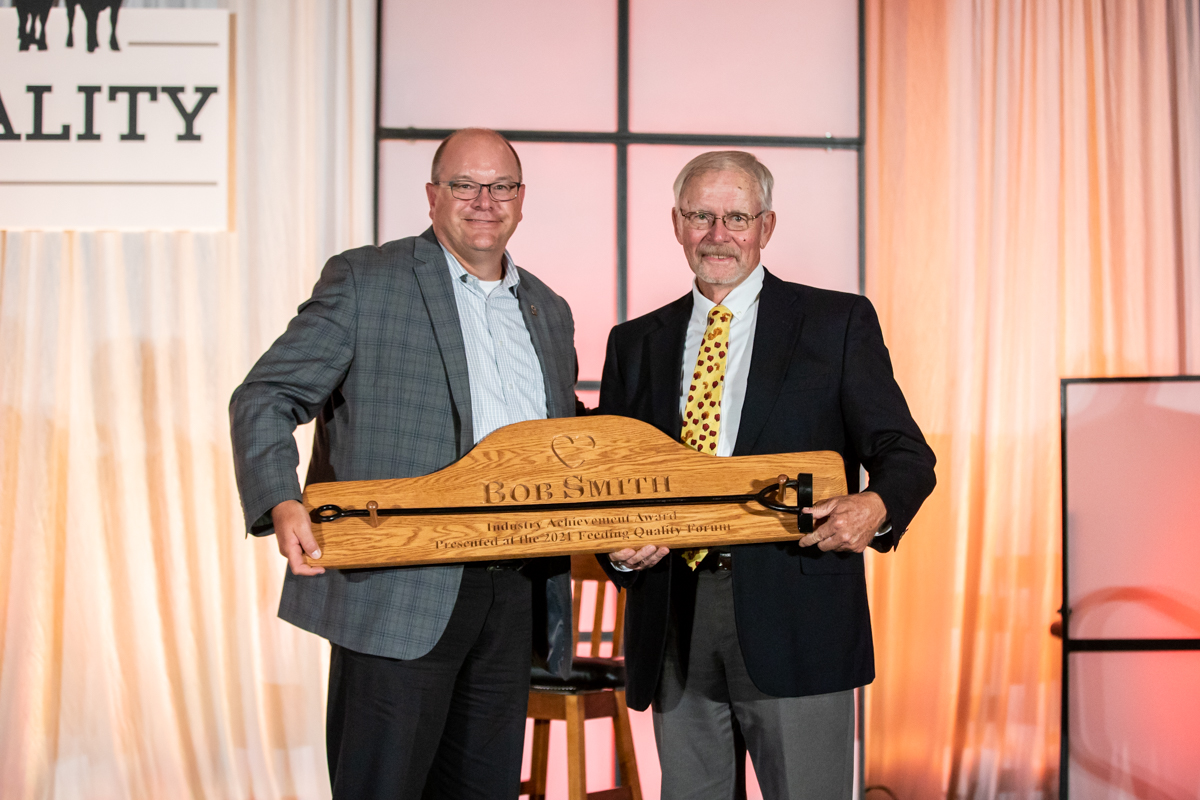 Smith receives Industry Achievement Award at Feeding Quality Forum