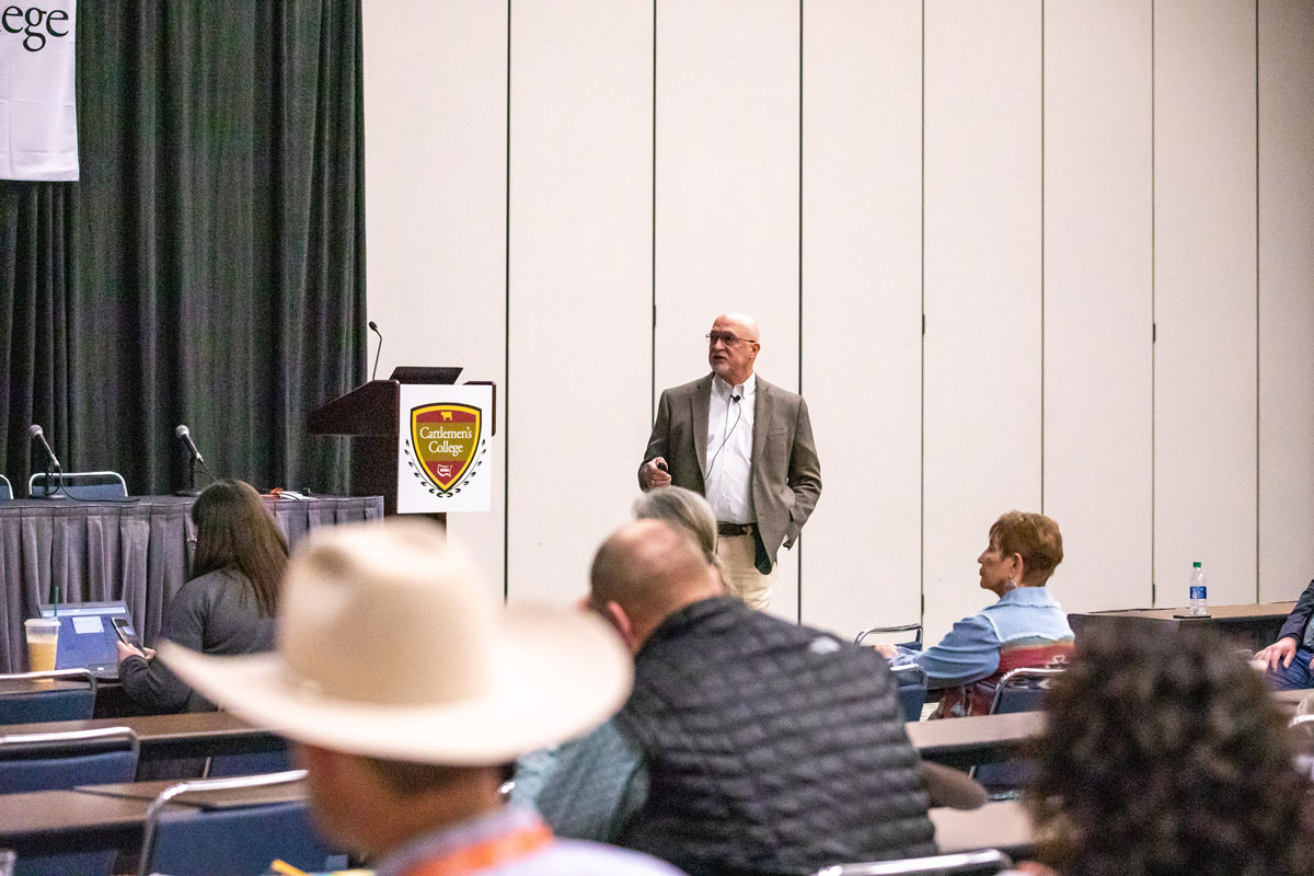 Hugh Aljoe speaking at Cattlemen's College